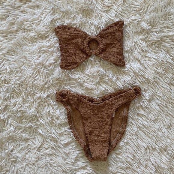 Sold hunza g crinkle gloria bikini set in metallic cocoa - Picture 5 of 10